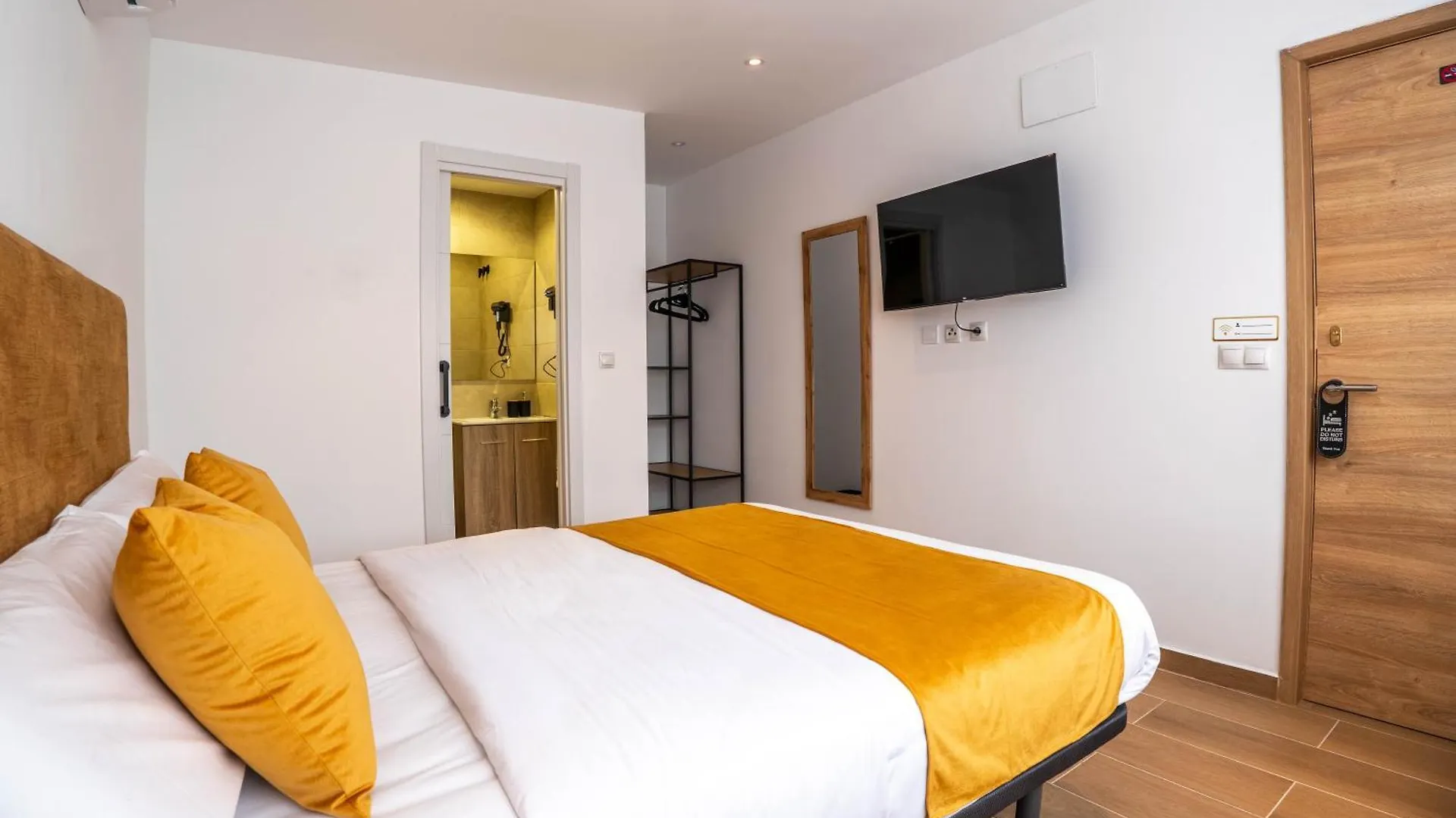 Homestay Novaotel Malaga Spain